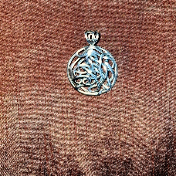 Silpada Winding Curve Patterned Oxidized Sterling Silver Pendant - Picture 1 of 3
